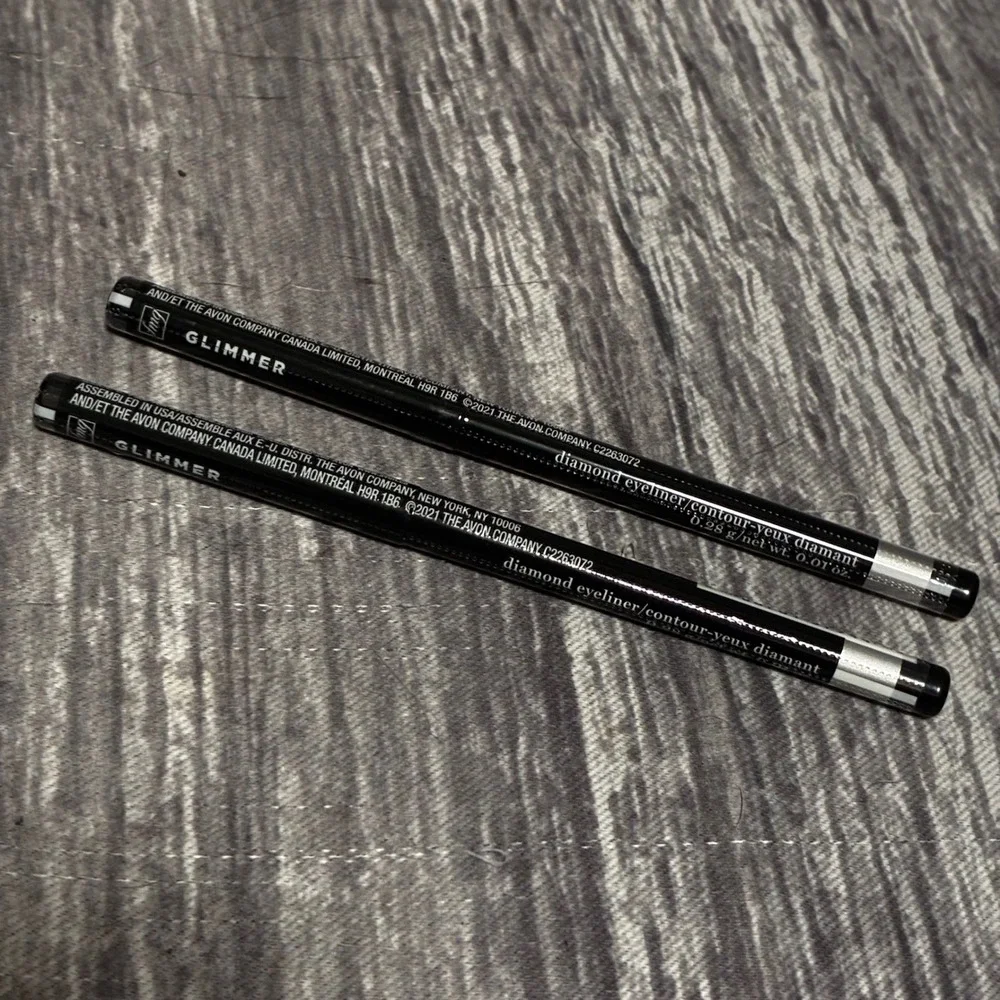 NEW SEALED Avon fmg Glimmer Diamond Retractable Eye Liners - Sterling - Lot of 2